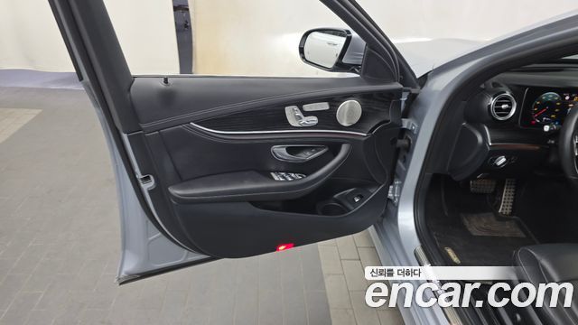 Mercedes-Benz E-Class E220d 4MATIC AMG Line