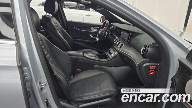 Mercedes-Benz E-Class E220d 4MATIC AMG Line