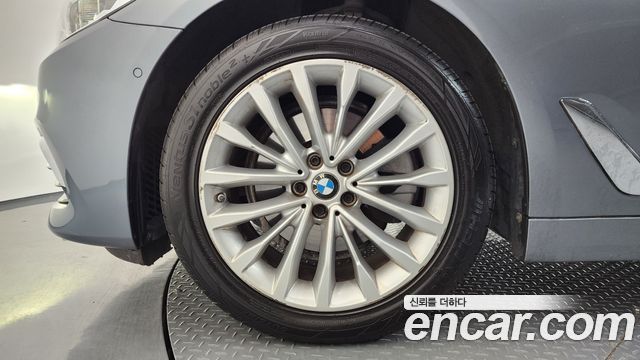 BMW 5-Series 520d Luxury Plus