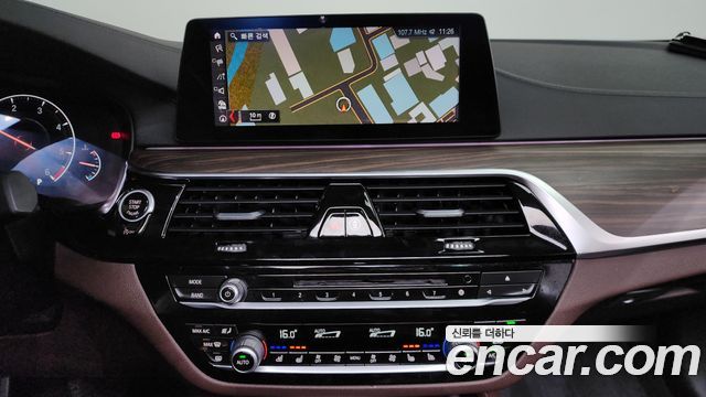 BMW 5-Series 520d Luxury Plus