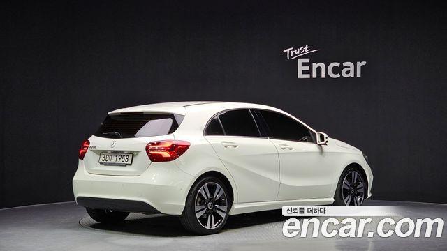 Mercedes-Benz A-Class A200