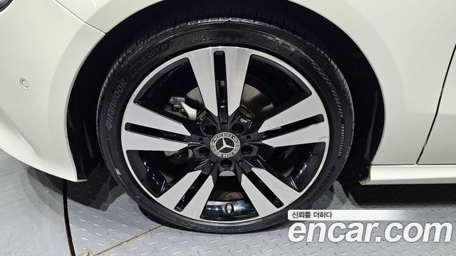Mercedes-Benz A-Class A200