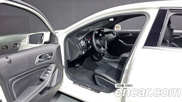 Mercedes-Benz A-Class A200