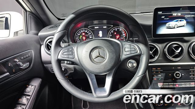 Mercedes-Benz A-Class A200