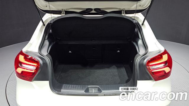 Mercedes-Benz A-Class A200