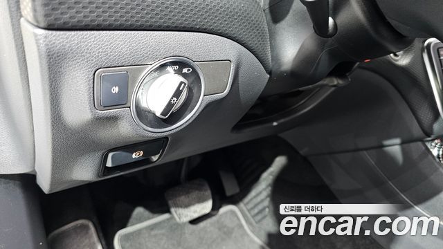 Mercedes-Benz A-Class A200
