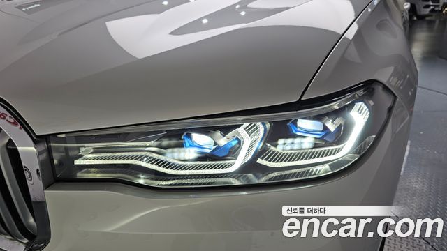 BMW X7 xDrive 40i Design Pure Excellence 6-Seater