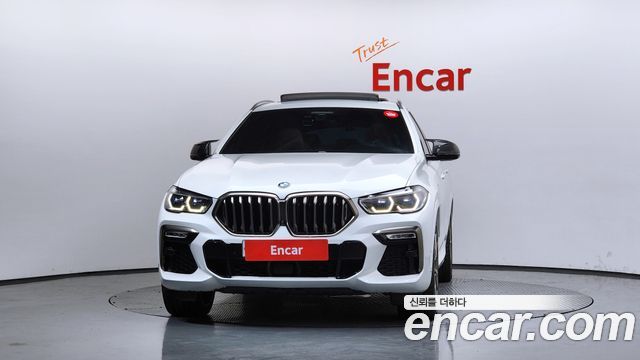 BMW X6 M50i