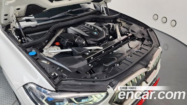 BMW X6 M50i