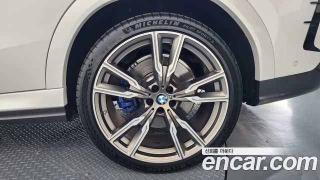 BMW X6 M50i
