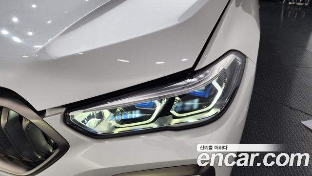BMW X6 M50i