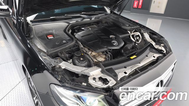 Mercedes-Benz E-Class E220d Avantgarde