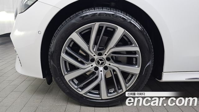 Mercedes-Benz E-Class E220d 4MATIC Exclusive