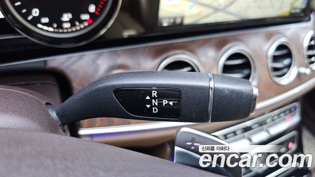 Mercedes-Benz E-Class E220d Exclusive
