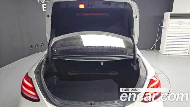 Mercedes-Benz E-Class E220d Exclusive
