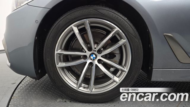 BMW 5-Series 520d M Sport Package Plus