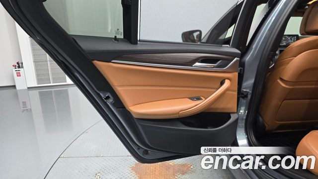 BMW 5-Series 520d M Sport Package Plus