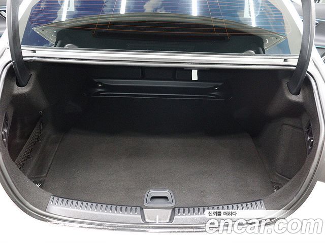 Mercedes-Benz E-Class E300 4MATIC AMG Line