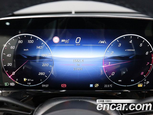 Mercedes-Benz E-Class E300 4MATIC AMG Line
