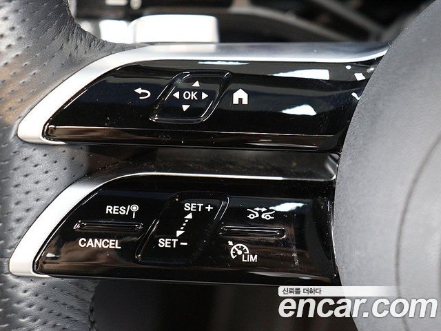 Mercedes-Benz E-Class E300 4MATIC AMG Line