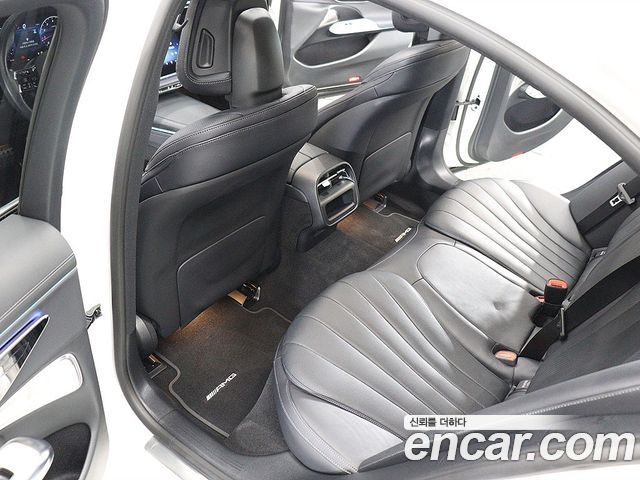 Mercedes-Benz E-Class E300 4MATIC AMG Line