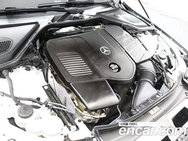 Mercedes-Benz E-Class E300 4MATIC AMG Line