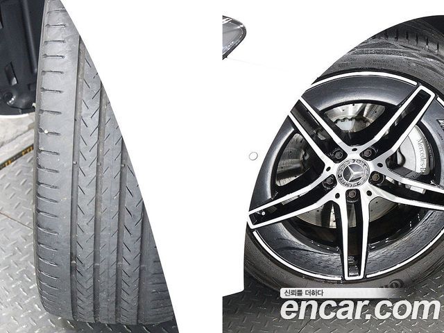 Mercedes-Benz E-Class E300 4MATIC AMG Line