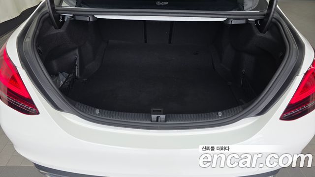 Mercedes-Benz C-Class C200 Avantgarde