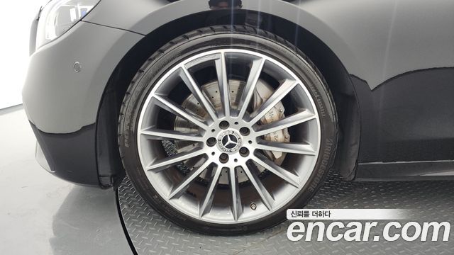 Mercedes-Benz E-Class E350 4MATIC AMG Line