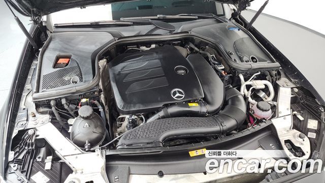 Mercedes-Benz E-Class E350 4MATIC AMG Line