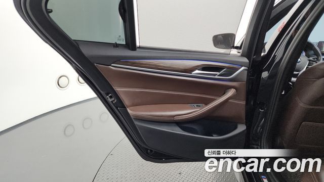 BMW 5-Series 530i xDrive M Sport Package Plus