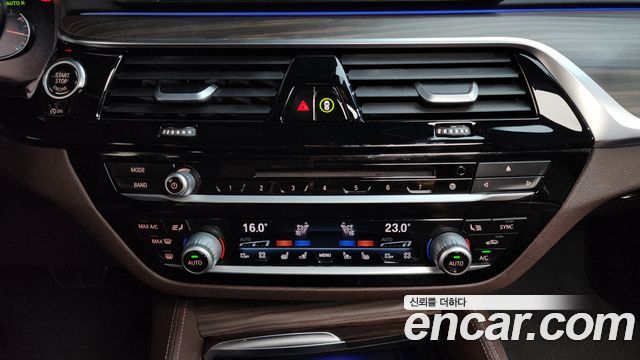 BMW 5-Series 530i xDrive M Sport Package Plus