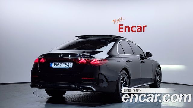 Mercedes-Benz E-Class E300 4MATIC AMG Line