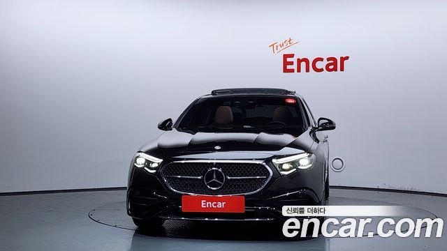 Mercedes-Benz E-Class E300 4MATIC AMG Line