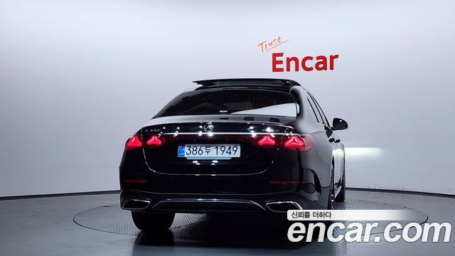 Mercedes-Benz E-Class E300 4MATIC AMG Line