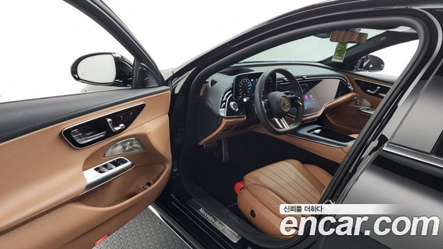 Mercedes-Benz E-Class E300 4MATIC AMG Line