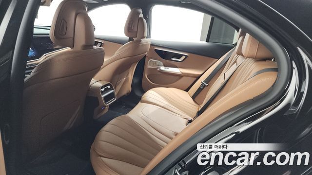 Mercedes-Benz E-Class E300 4MATIC AMG Line