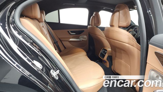 Mercedes-Benz E-Class E300 4MATIC AMG Line