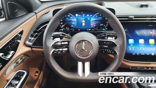 Mercedes-Benz E-Class E300 4MATIC AMG Line