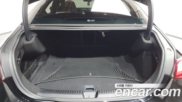 Mercedes-Benz E-Class E300 4MATIC AMG Line