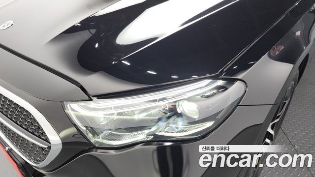 Mercedes-Benz E-Class E300 4MATIC AMG Line