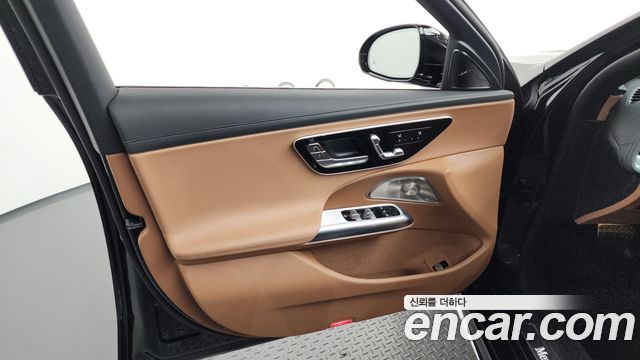Mercedes-Benz E-Class E300 4MATIC AMG Line