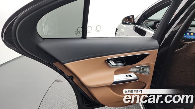 Mercedes-Benz E-Class E300 4MATIC AMG Line