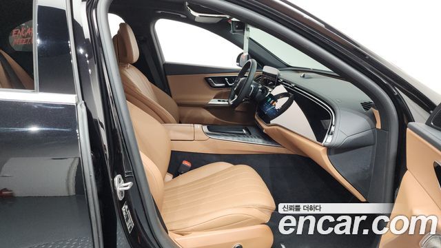 Mercedes-Benz E-Class E300 4MATIC AMG Line