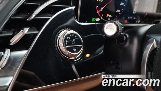 Mercedes-Benz E-Class E300 4MATIC AMG Line