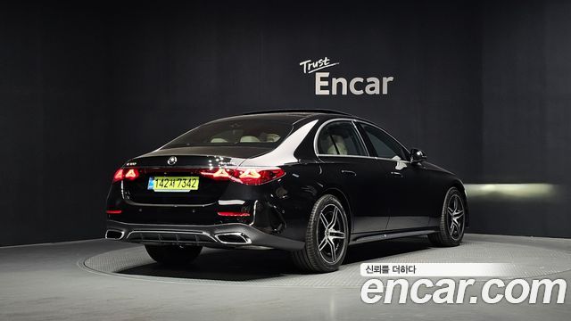 Mercedes-Benz E-Class E300 4MATIC AMG Line