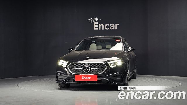Mercedes-Benz E-Class E300 4MATIC AMG Line