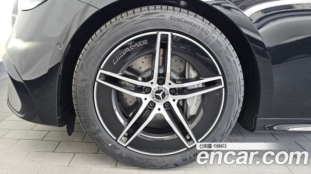 Mercedes-Benz E-Class E300 4MATIC AMG Line