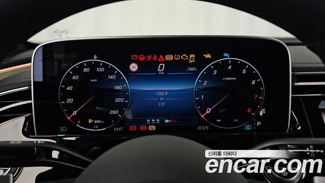 Mercedes-Benz E-Class E300 4MATIC AMG Line