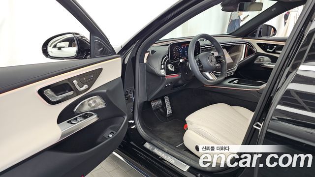 Mercedes-Benz E-Class E300 4MATIC AMG Line